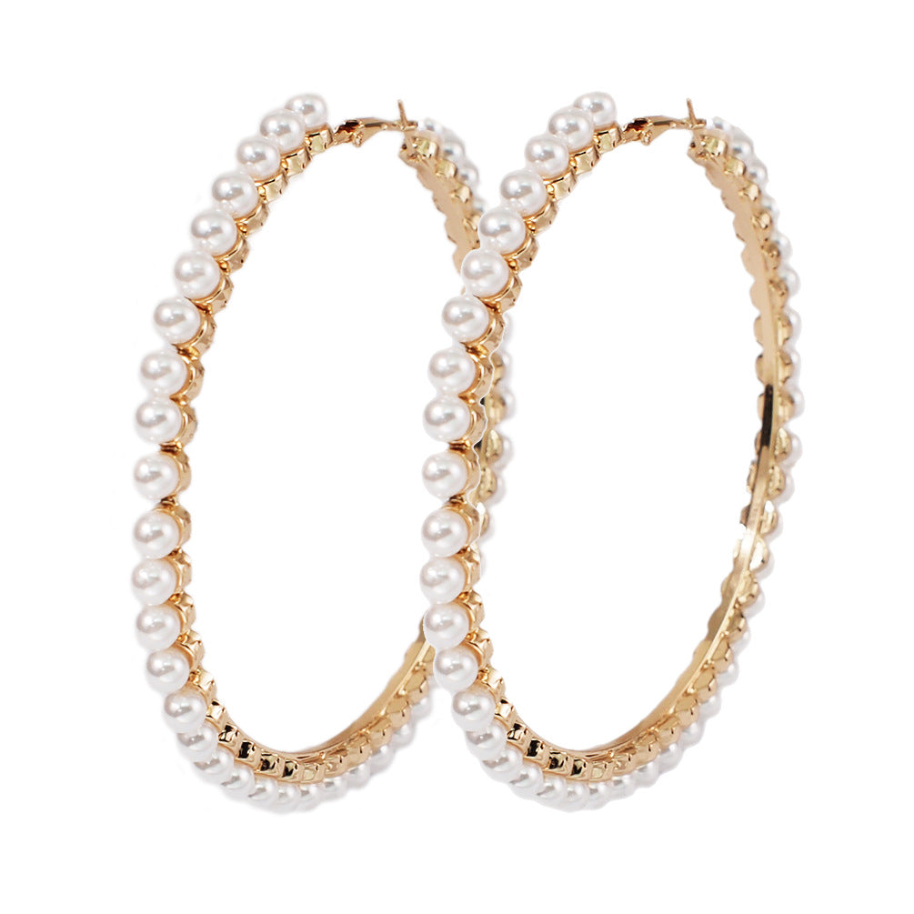 About temperament highlight pearl ear hoop earrings